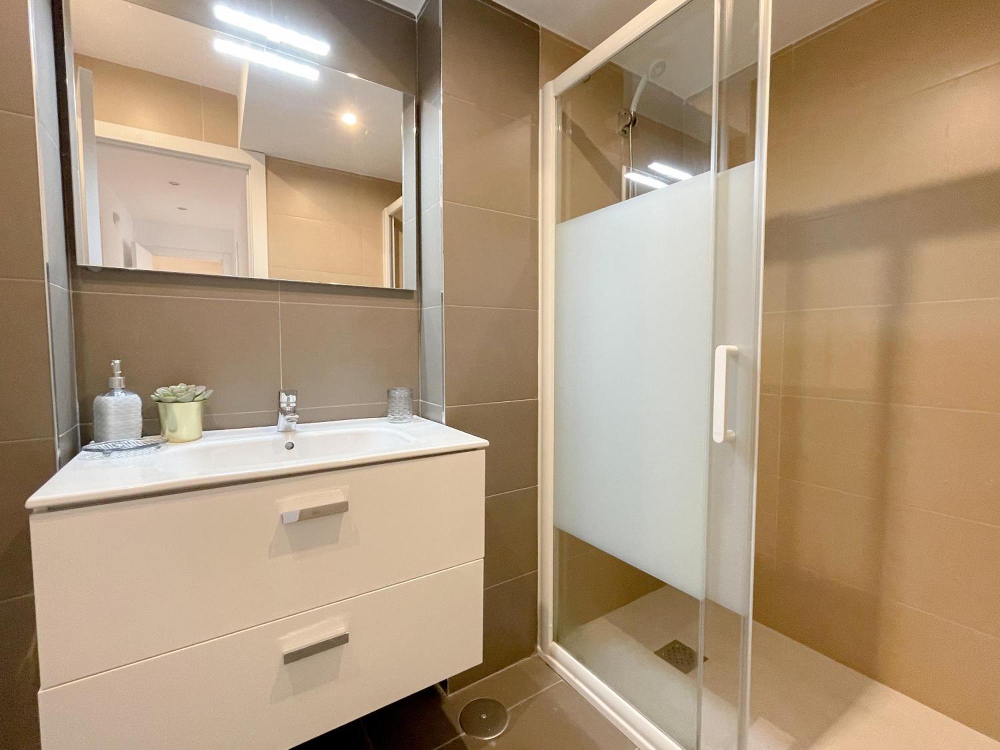 Moderno Apartamento Plz De La Merced Málaga Kültér fotó